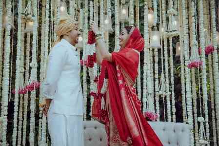 Dia Mirza calls husband Vaibhav Rekhi her 'home' as they mark 5 years of marital bliss