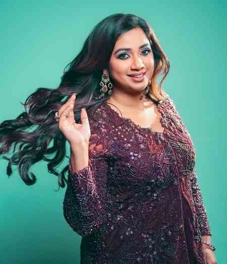 Shreya Ghoshal compares W.i.S.H. wtith 90s girl group, Viva