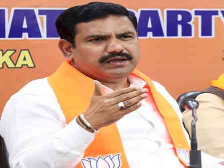 BJP alleges medicine shortage in K'taka, questions foreign trips for ministers