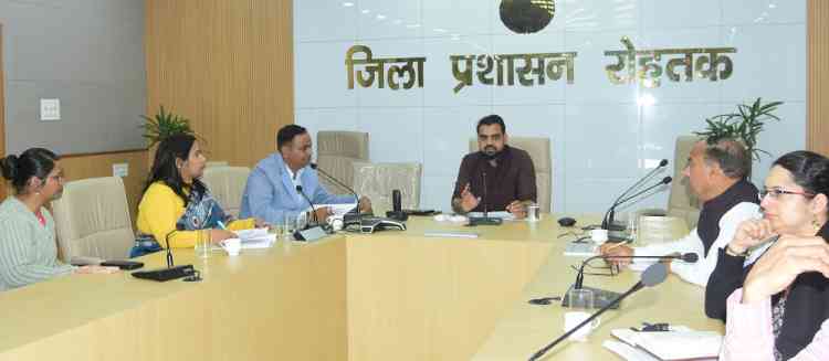 जल संचय जन भागीदारी अभियान के तहत निर्धारित लक्ष्य को प्राप्त करें अधिकारीः एडीसी नरेंद्र कुमार