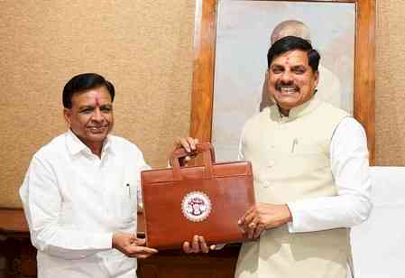 MP govt presents Rs 4.38 lakh crore budget with focus on women, farmers, infra