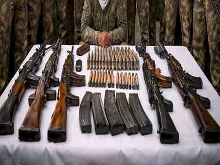 Hardcore Maoist Suresh Koda surrenders before Bihar STF with arms