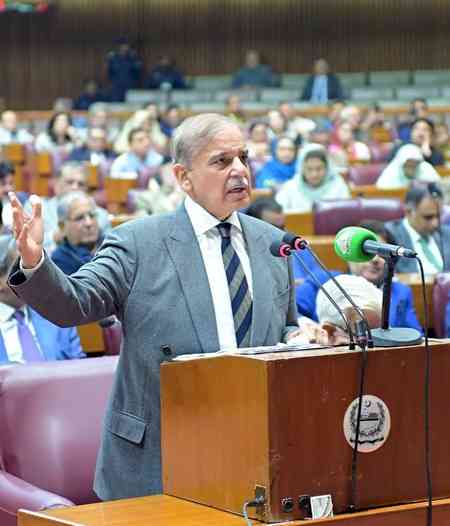 'Pakistan’s economic woes likely to mount as geopolitical risks rise'