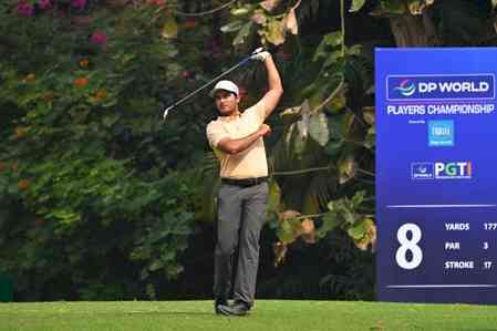Players' Championship: Manu Gandas moves up with 64 in round three, joins Bhattacharya at the top
