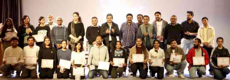 समभाव से कार्य कर साधारण व्यक्ति रच देते हैं इतिहासः कुलपति डॉ. अमित आर्य