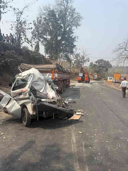 Seven of a family killed as car collides with truck in Gujarat’s Valsad