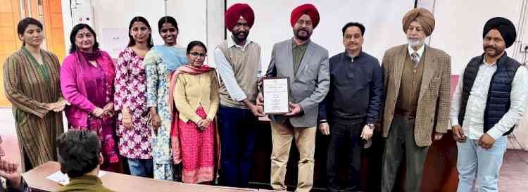 Lecture & Kavi Darbar Organised to Celebrate Mother Tongue Day