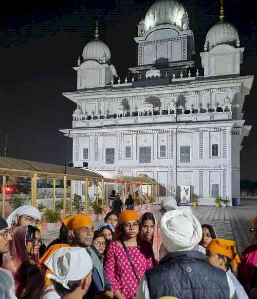 शैक्षणिक भ्रमण के दौरान सुपवा के छात्रों ने किए गुरुद्वारा श्री दाता बंदी छोड़ साहिब के दर्शन