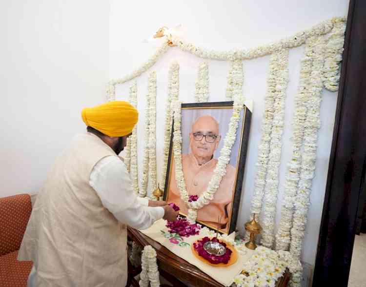 CM Bhagwant Singh Mann shares grief with bereaved family of Sandeep Gilhotra