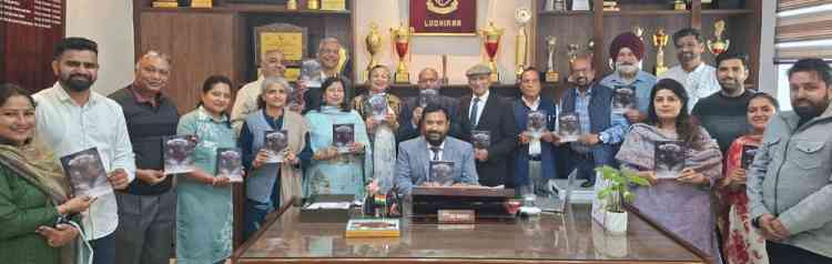 English Poet Prof Kapoor’s book released in his alma mater SCD Govt College