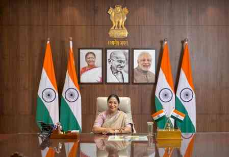 Delhi CM announces Rs 25,000 reward for persons saving road accident victims