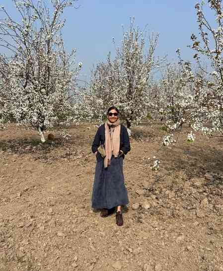Deepti Naval enjoys tour of Punjab fields, shares pictures