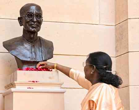 Udit Raj questions selective commemoration of history, Tharoor praises unveiling of Rajaji statue