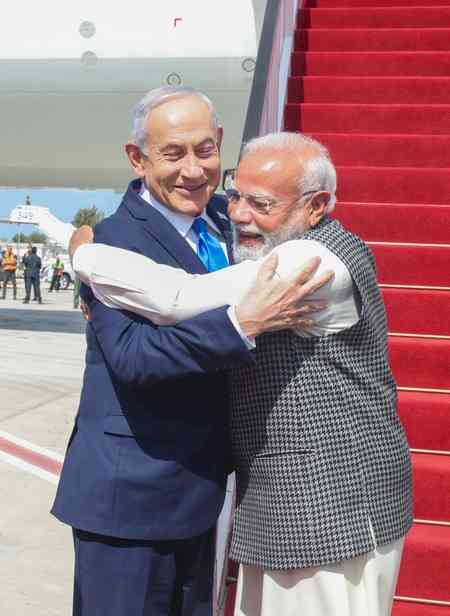 Prime Minister Modi's personal embrace 'Modi hug' is something special: Netanyahu 