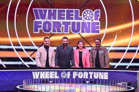 Akshay Kumar draws attention to back-breaking pressure on cops