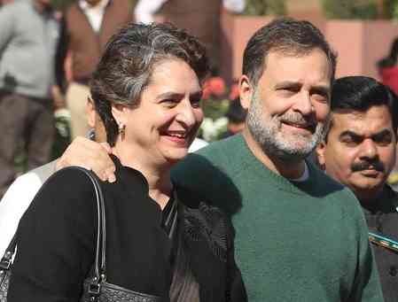 Rahul, Priyanka lay foundation stone for 100 homes in Wayanad, call survivors 'family'