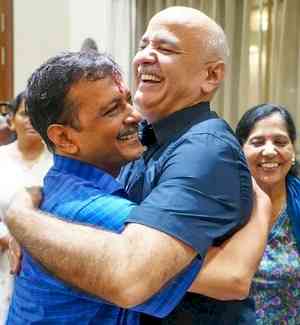 Oppn leaders hail relief for Kejriwal, Sisodia in Delhi excise policy case