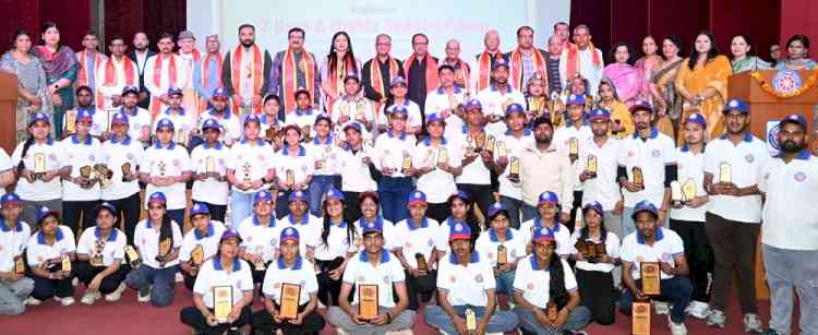 ग्रामीण जनता को जागरूक करने का माध्यम है एनएसएस शिविरः डॉ. सविता राठी