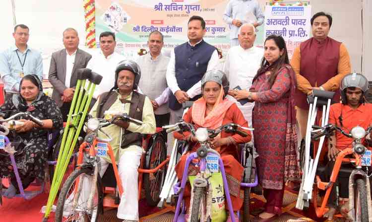 दिव्यांगजनों को भी स्वतंत्र एवं आत्मनिर्भर जीवन जीने का अधिकारः उपायुक्त सचिन गुप्ता