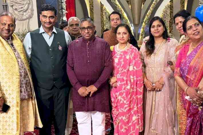 रोटरी क्लब ने मनाई फूलों की होली