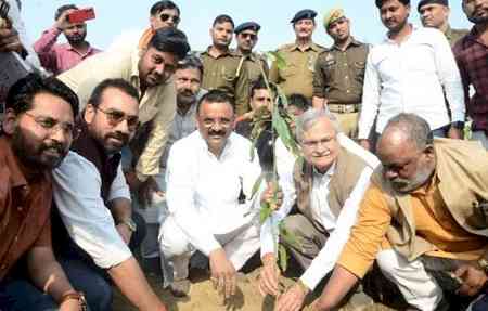 PM Modi’s Varanasi constituency sets record by planting 2.5 lakh saplings in one hour