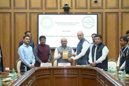 Delhi Speaker Vijender Gupta shares insights on legislative functioning with students