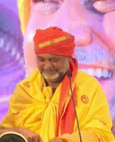 Siddheshwar Brahmarishi Gurudev gives the message of making life a celebration; Says - life will be meaningful with patience and balance