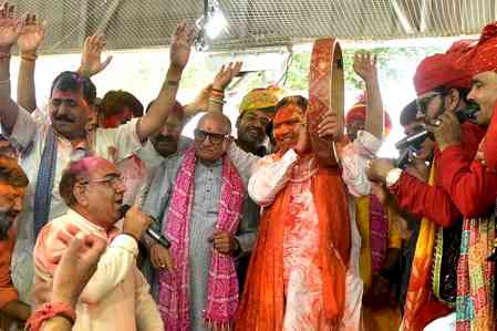 Rajasthan CM celebrates Holi with the public, extends greetings 