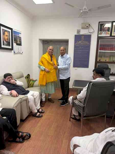 Abhishek Singhvi, Narender Reddy file nominations for RS from Telangana