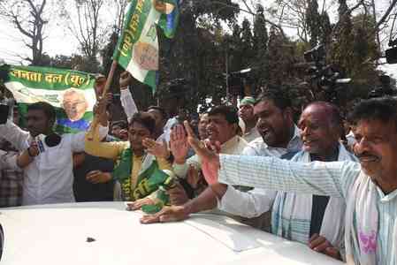 Nitish Kumar announces Rajya Sabha candidature; JD(U) workers protest outside CM's residence