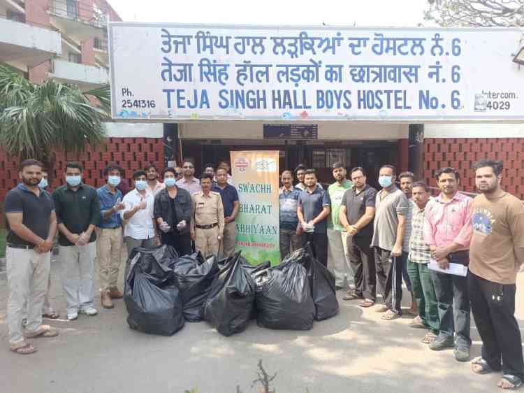 Cleanliness Drive Organised under Swachh Bharat Abhiyan at Teja Singh Hall, Panjab University