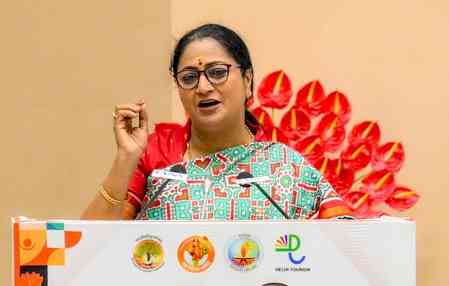 International Women’s Day fills us with energy to progress with dignity, self-respect: Delhi CM