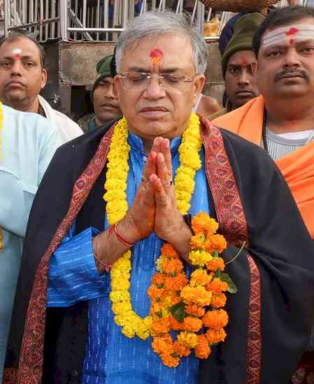 CEC faces protests while coming out after Puja at Kalighat temple in South Kolkata