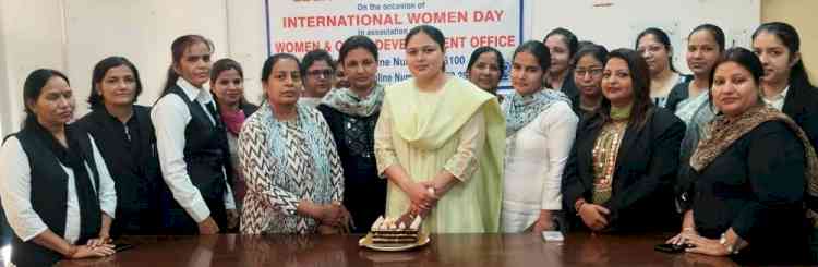 अंतरराष्ट्रीय महिला दिवस पर डीएलएसए द्वारा जागरूकता कार्यक्रम आयोजित