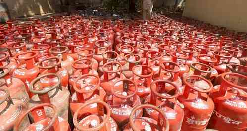 Centre orders uninterrupted supply of piped natural gas, LPG for cooking