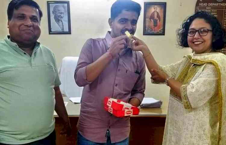 विधि विभाग के छात्र आशीष का रीजनल रूरल बैंक में बतौर लीगल मैनेजर चयन