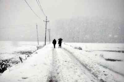 Rain lashes plains as snowfall occurs in some higher reaches of J&K