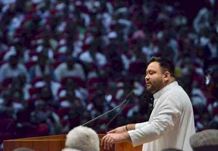 Tejashwi Yadav expressed confidence in winning RS seat after meeting Akhtarul Iman​