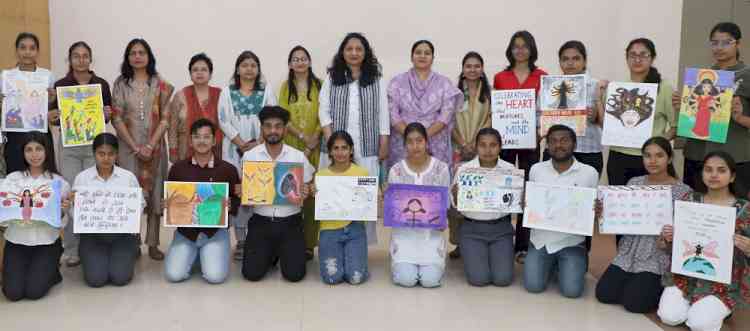 पोस्टर मेकिंग में सपना, स्लोगन राइटिंग में महक ने बाजी मारी