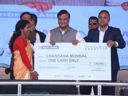 Assam CM distributes cheques under CMAAA 1.0, beneficiaries praise initiative​
