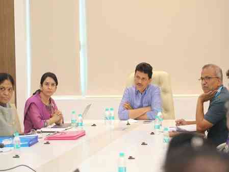 Maha govt asks health insurers to keep patients at centre of services