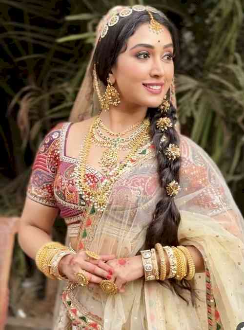 Priyamvada Kant Flaunts Glamorous Desi Looks as Latika in &TV’s Gharwali Pedwali