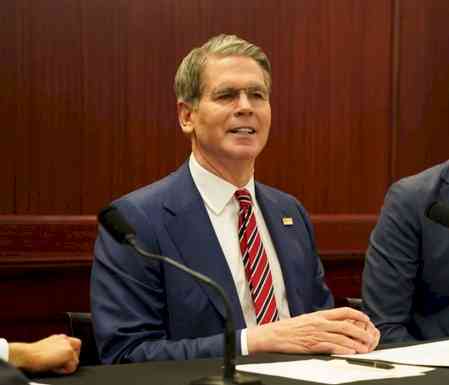 After India, US allows other nations to buy Russian oil at sea