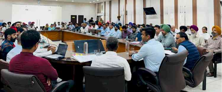 DC Himanshu Jain assures sufficient stock of LPG/diesel/petrol, appeals to public to avoid panic buying