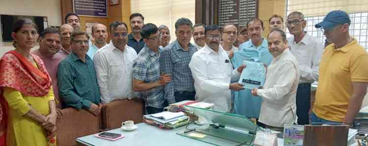 राष्ट्रीय एथलेटिक्स चैंपियनशिप के लिए वेटरन खिलाड़ी रवाना