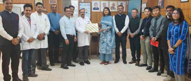 ट्रेनी आईएएस अधिकारियों ने जानी पीजीआईएमएस की कार्यप्रणाली