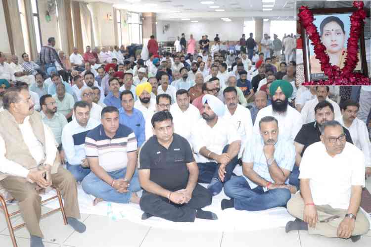 सीनियर पत्रकार गौतम जालंधरी, बलराज खन्ना व सन्नी खन्ना की माता जी का श्रद्धांजलि समारोह सर्वधर्म प्रार्थना सभा में तब्दील