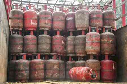 Gas cylinders seized in Bihar's Madhubani; RJD legislator alleges artificial LPG crisis