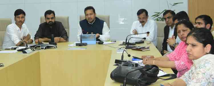 DC Sachin Gupta directs officers to ensure prompt disposal of complaints received on grievance portals