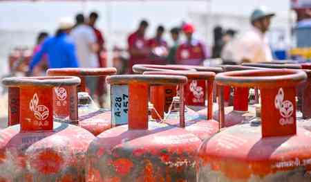 Govt bars PNG consumers from retaining or refilling domestic LPG cylinders